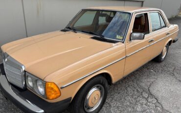 Mercedes-240d-diesel-1977-12