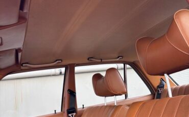 Mercedes-240d-diesel-1977-4