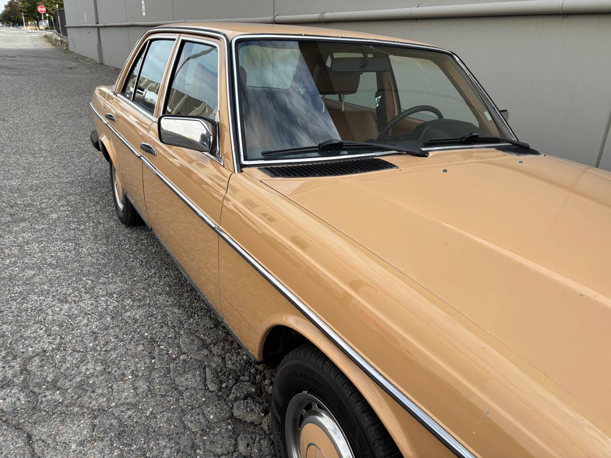 Mercedes-240d-diesel-1977-5
