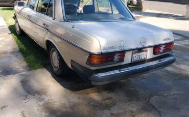Mercedes-240d-diesel-1981