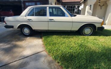 Mercedes-240d-diesel-1981-4