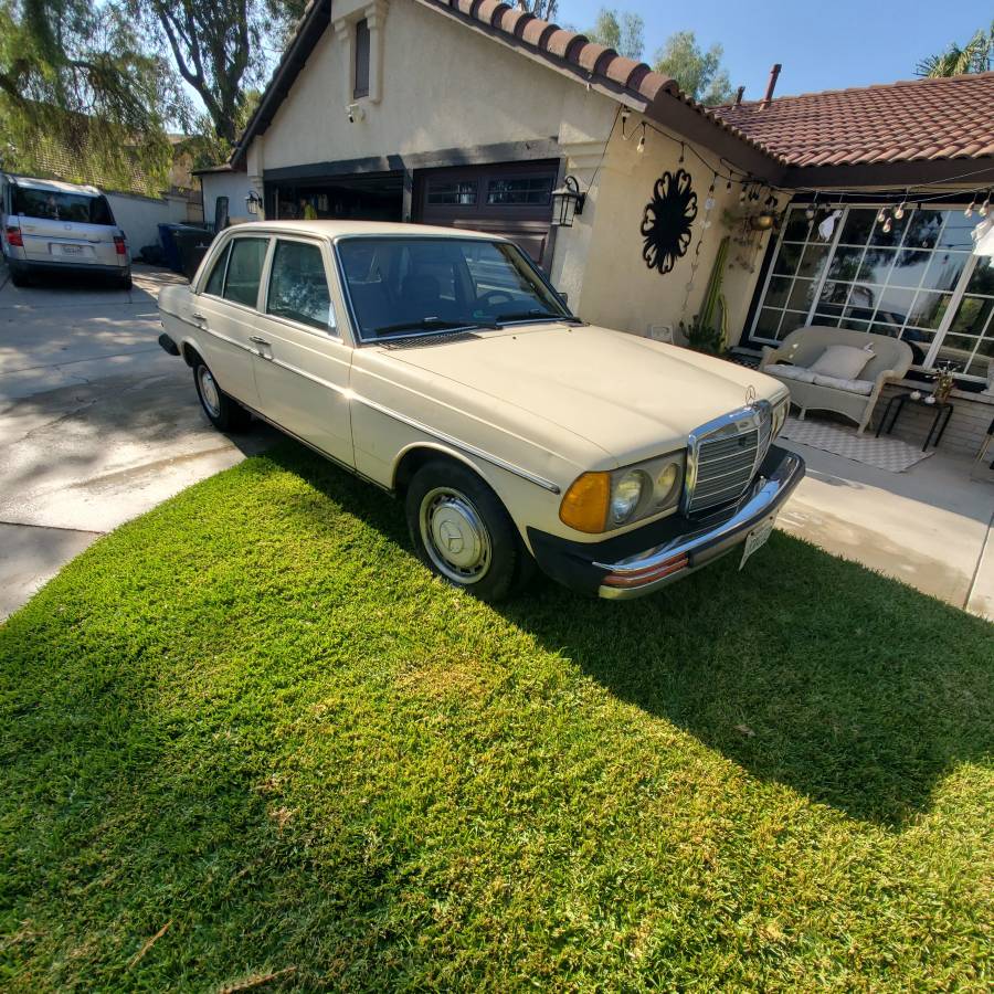 Mercedes-240d-diesel-1981-5