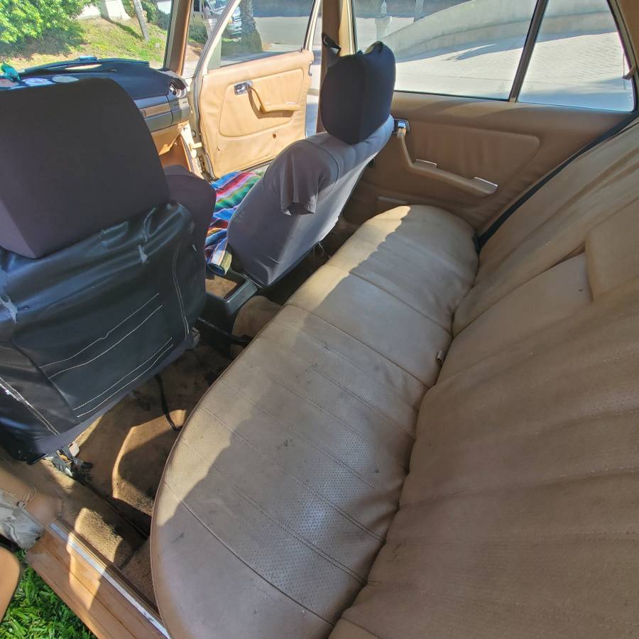 Mercedes-240d-diesel-1981-9