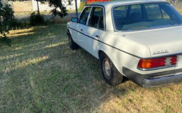 Mercedes-280-e-1981-white-1