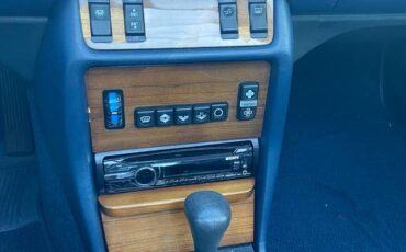 Mercedes-280-e-1981-white-7