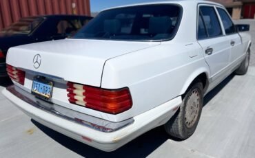 Mercedes-300-se-1991-white-3