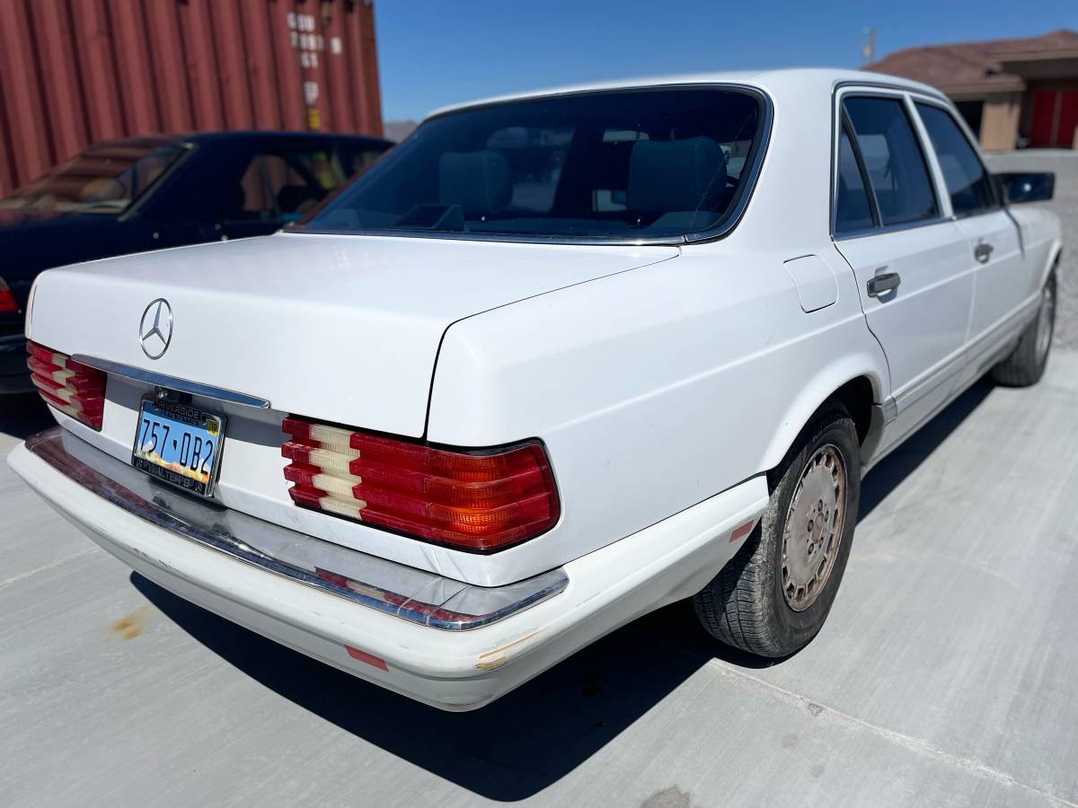 Mercedes-300-se-1991-white-3