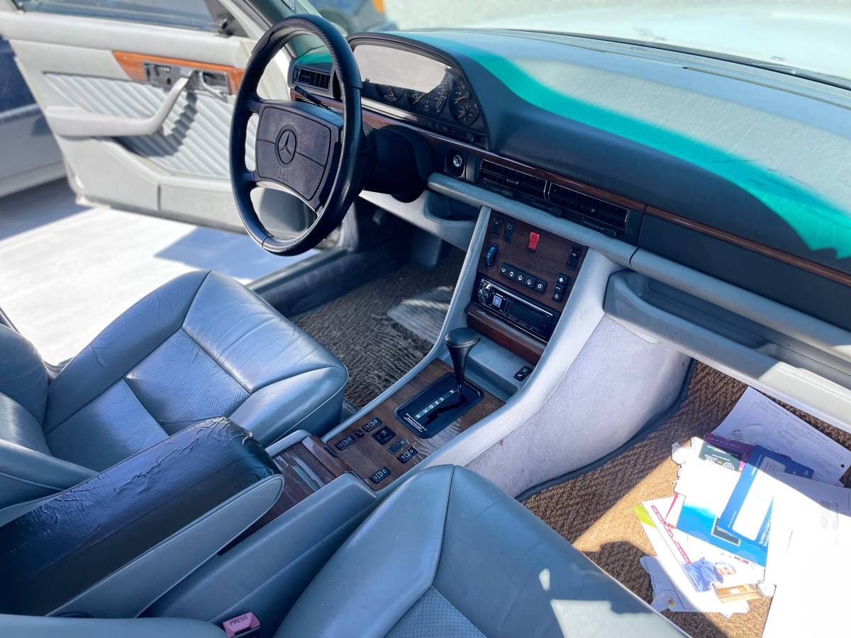 Mercedes-300-se-1991-white-5