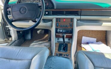 Mercedes-300-se-1991-white-6