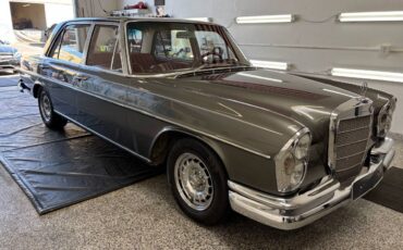 Mercedes-300-sel-1967-silver-124