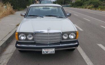 Mercedes-300cd-diesel-1978-grey-6