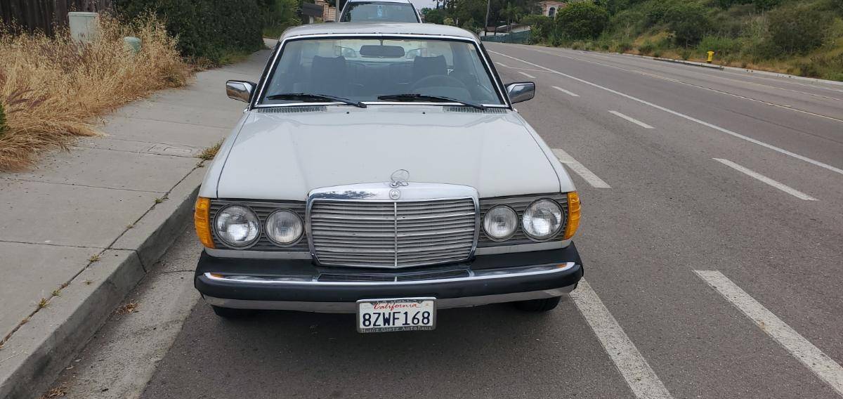 Mercedes-300cd-diesel-1978-grey-6