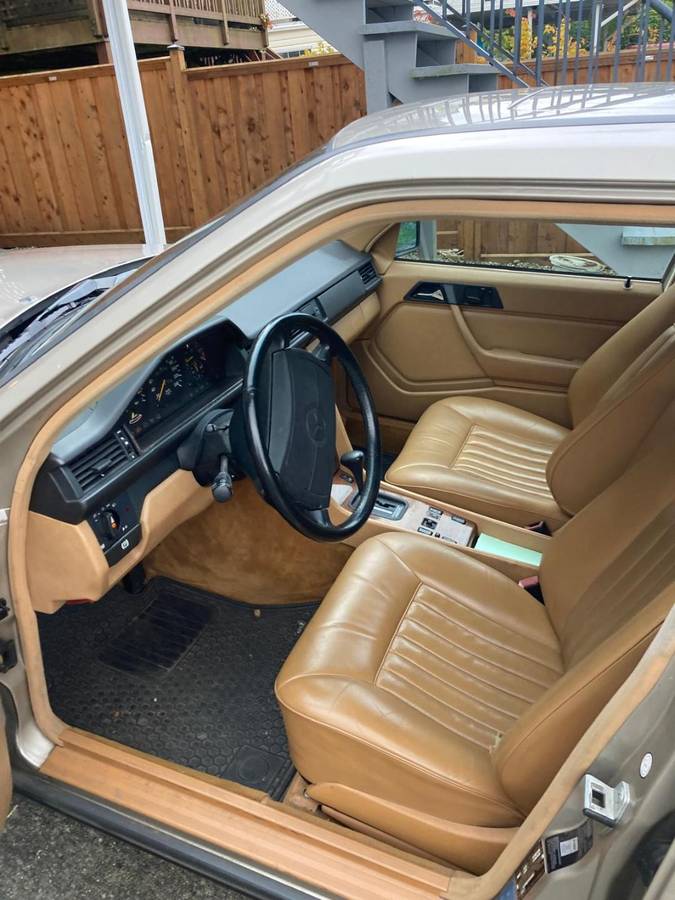 Mercedes-300e-1989-2