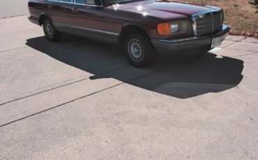 Mercedes-300sd-diesel-1983-red-11