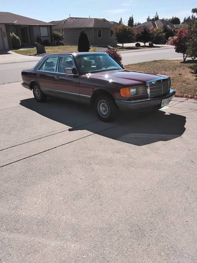 Mercedes-300sd-diesel-1983-red-11