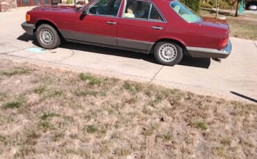Mercedes-300sd-diesel-1983-red-12