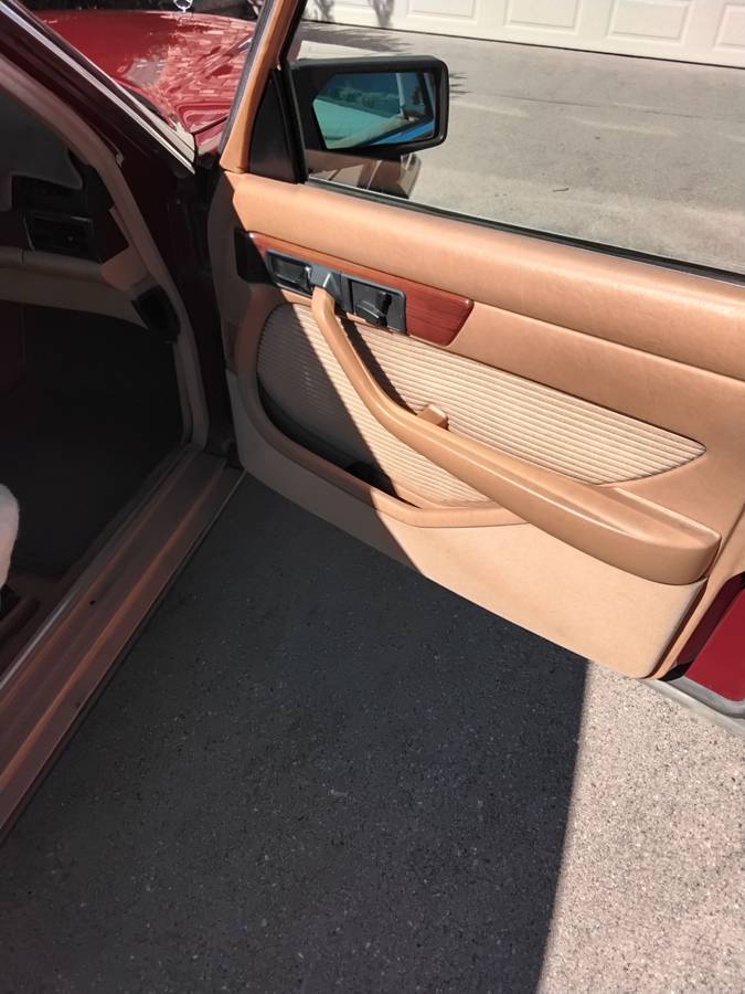 Mercedes-300sd-diesel-1983-red-2