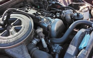 Mercedes-300sd-diesel-1983-red-3