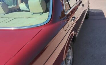 Mercedes-300sd-diesel-1983-red-7