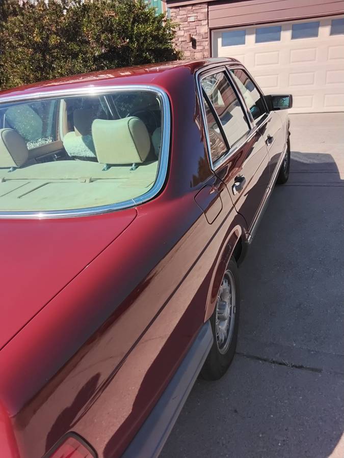 Mercedes-300sd-diesel-1983-red-7