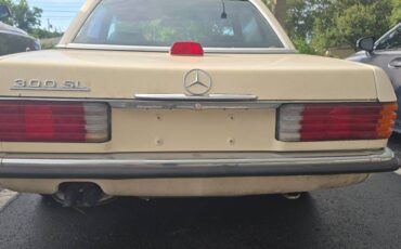 Mercedes-300sl-1986-yellow-18