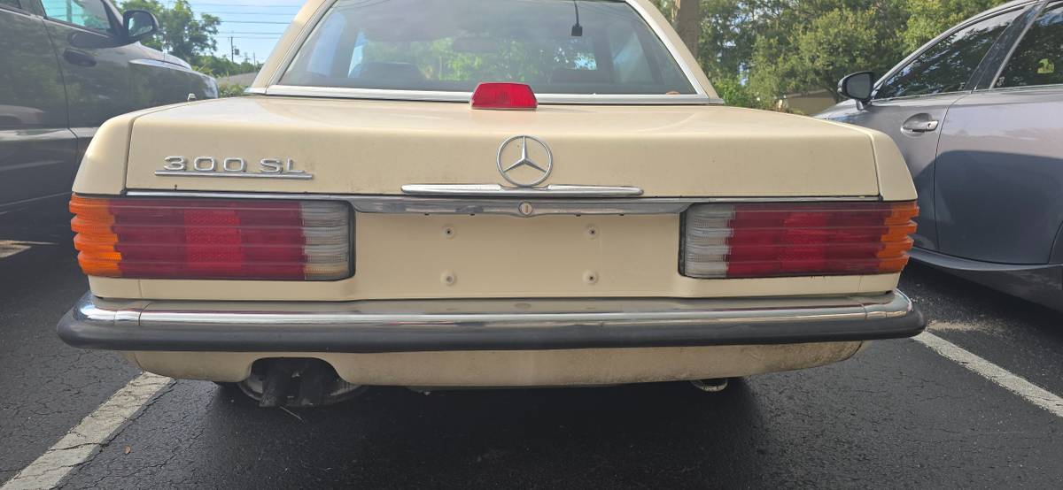 Mercedes-300sl-1986-yellow-18