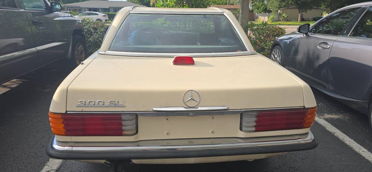 Mercedes-300sl-1986-yellow-19