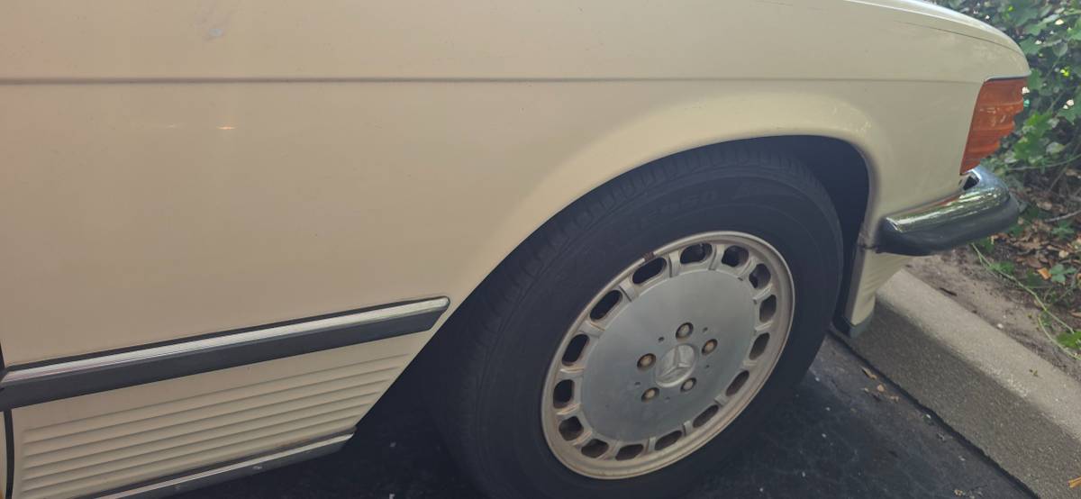 Mercedes-300sl-1986-yellow-2