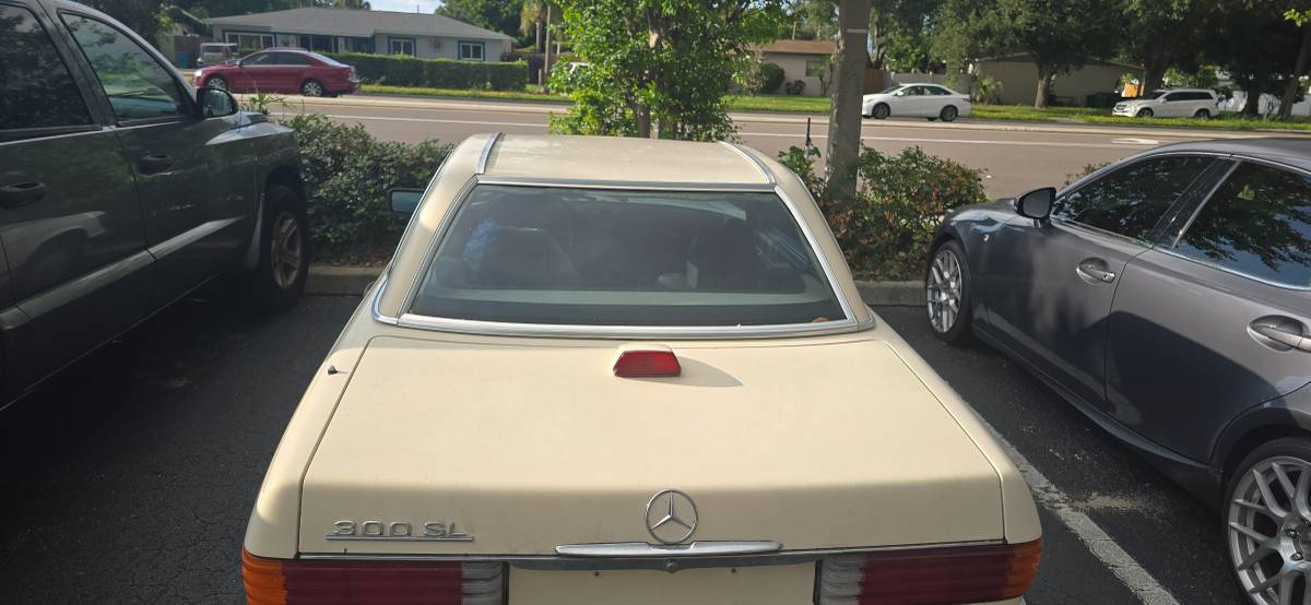 Mercedes-300sl-1986-yellow-20