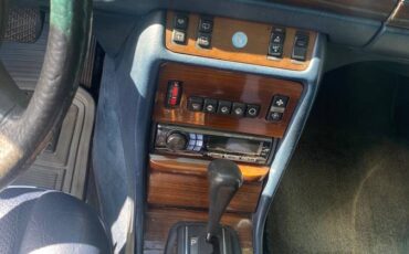 Mercedes-300td-diesel-1983-12