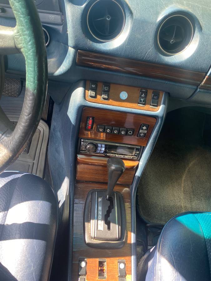 Mercedes-300td-diesel-1983-12