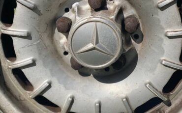 Mercedes-300td-diesel-1983-14