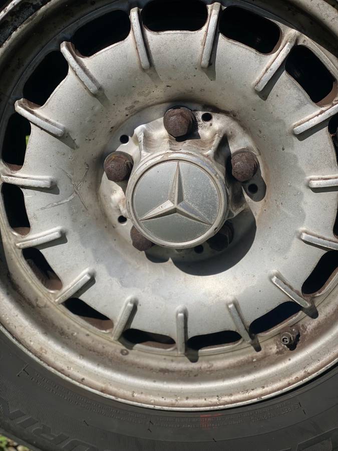 Mercedes-300td-diesel-1983-14