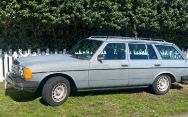 Mercedes-300td-diesel-1983