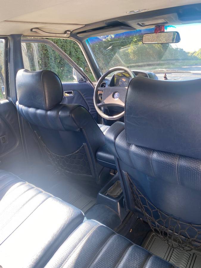 Mercedes-300td-diesel-1983-7