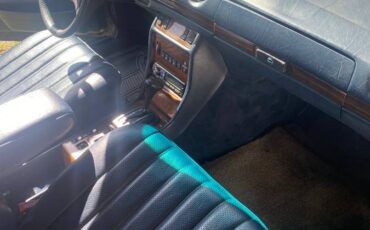 Mercedes-300td-diesel-1983-9