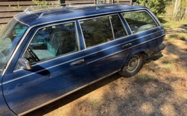 Mercedes-300td-diesel-1984-blue