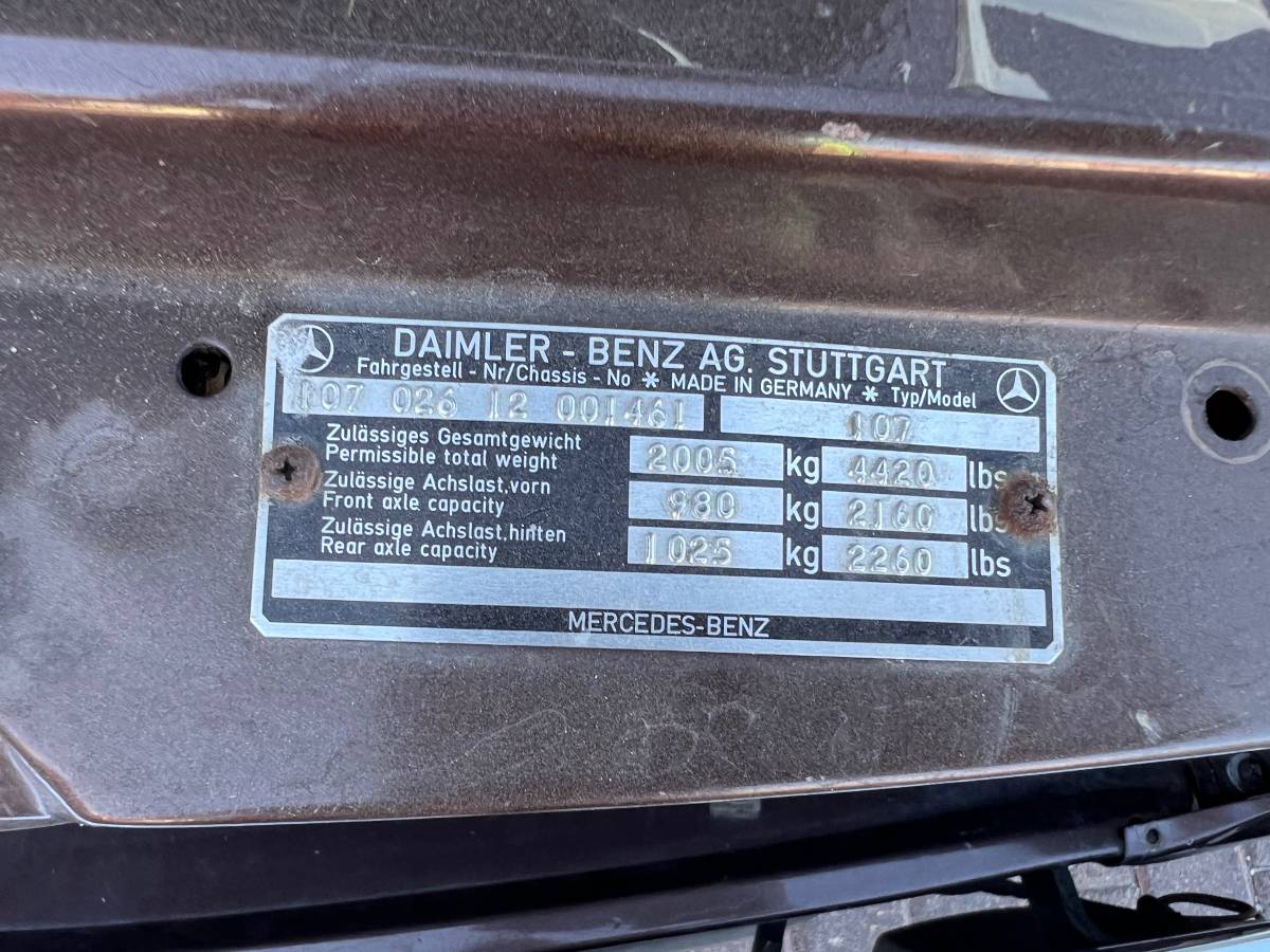 Mercedes-450slc-5.0-1980-brown-13
