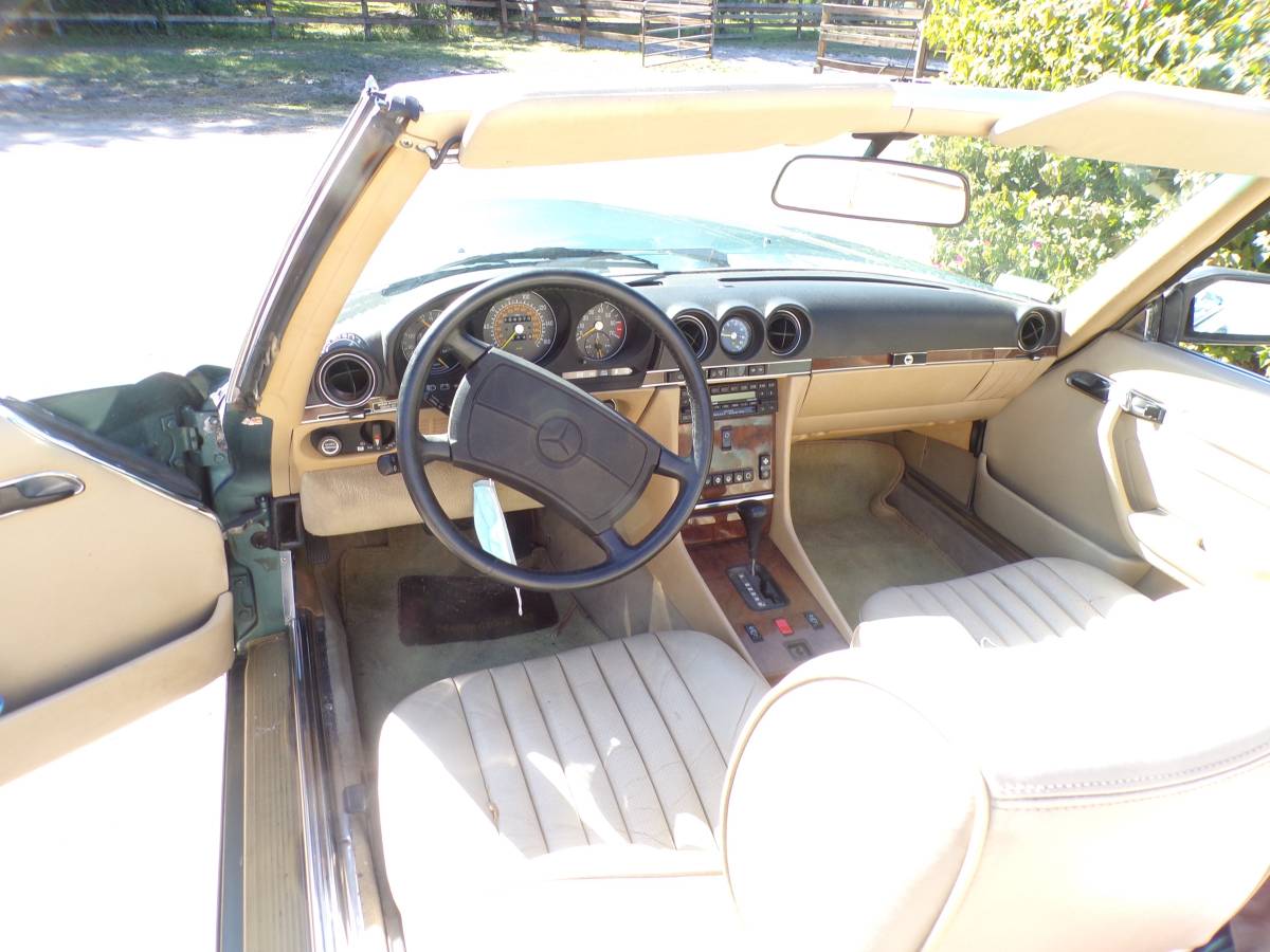 Mercedes-560-sl-1988-green