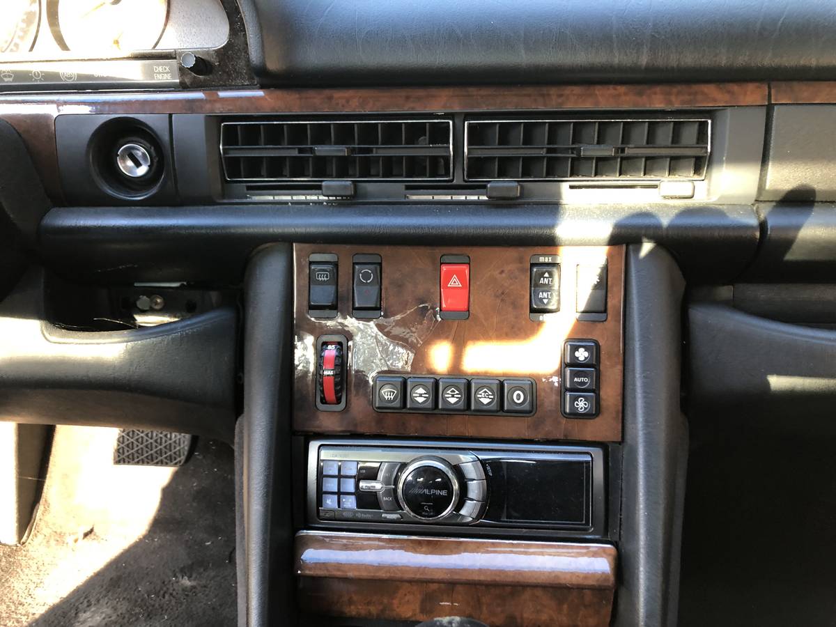 Mercedes-560sec-1990-black-2
