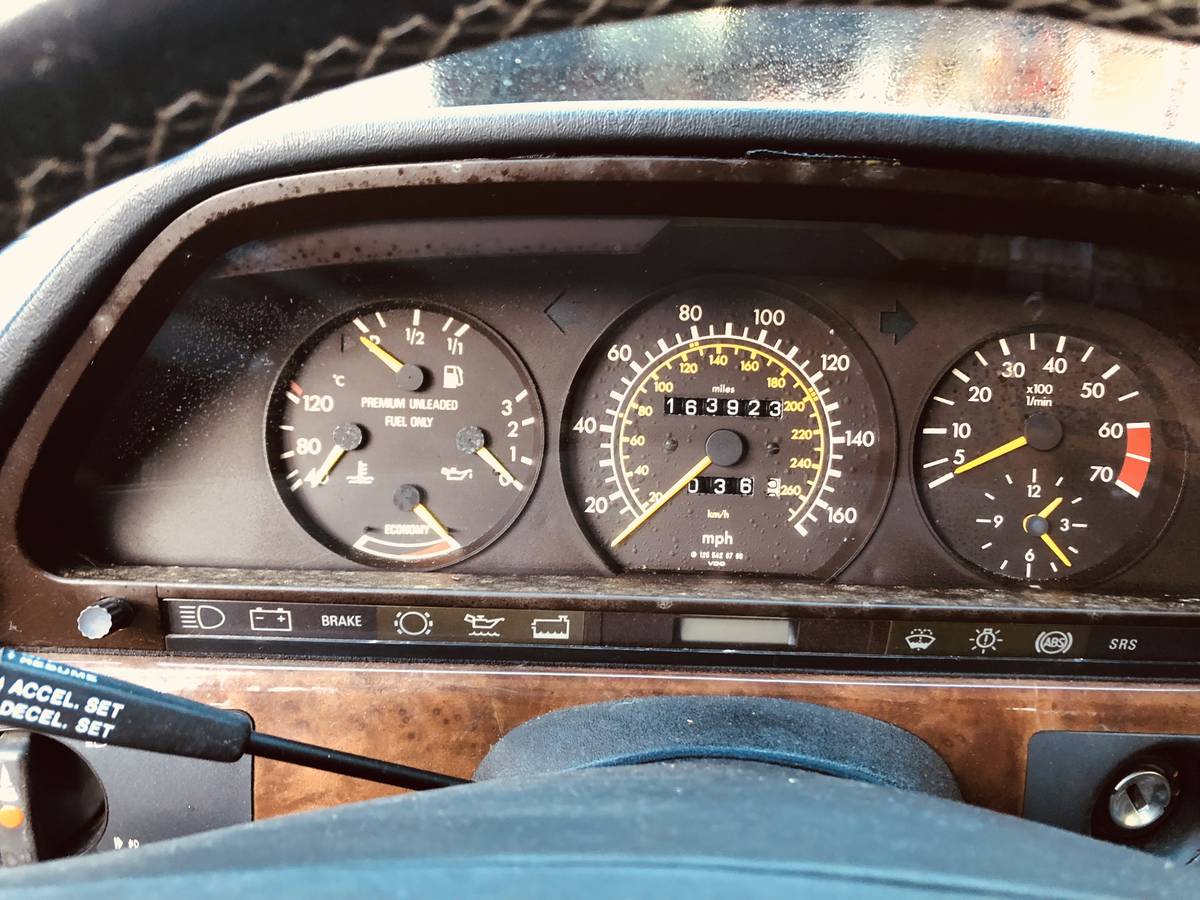 Mercedes-560sec-1990-black-3