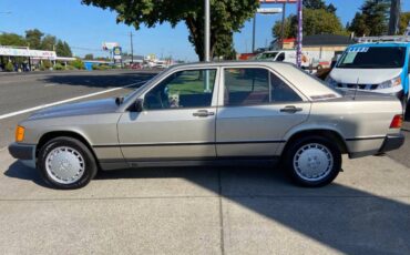 Mercedes-benz-190-class-190-e-2-1986-1
