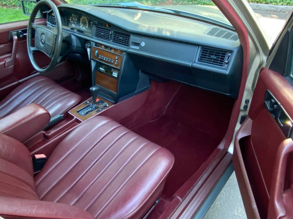 Mercedes-benz-190-class-190-e-2-1986-14