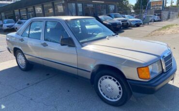 Mercedes-benz-190-class-190-e-2-1986-17