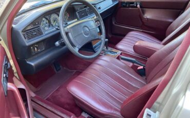 Mercedes-benz-190-class-190-e-2-1986-20