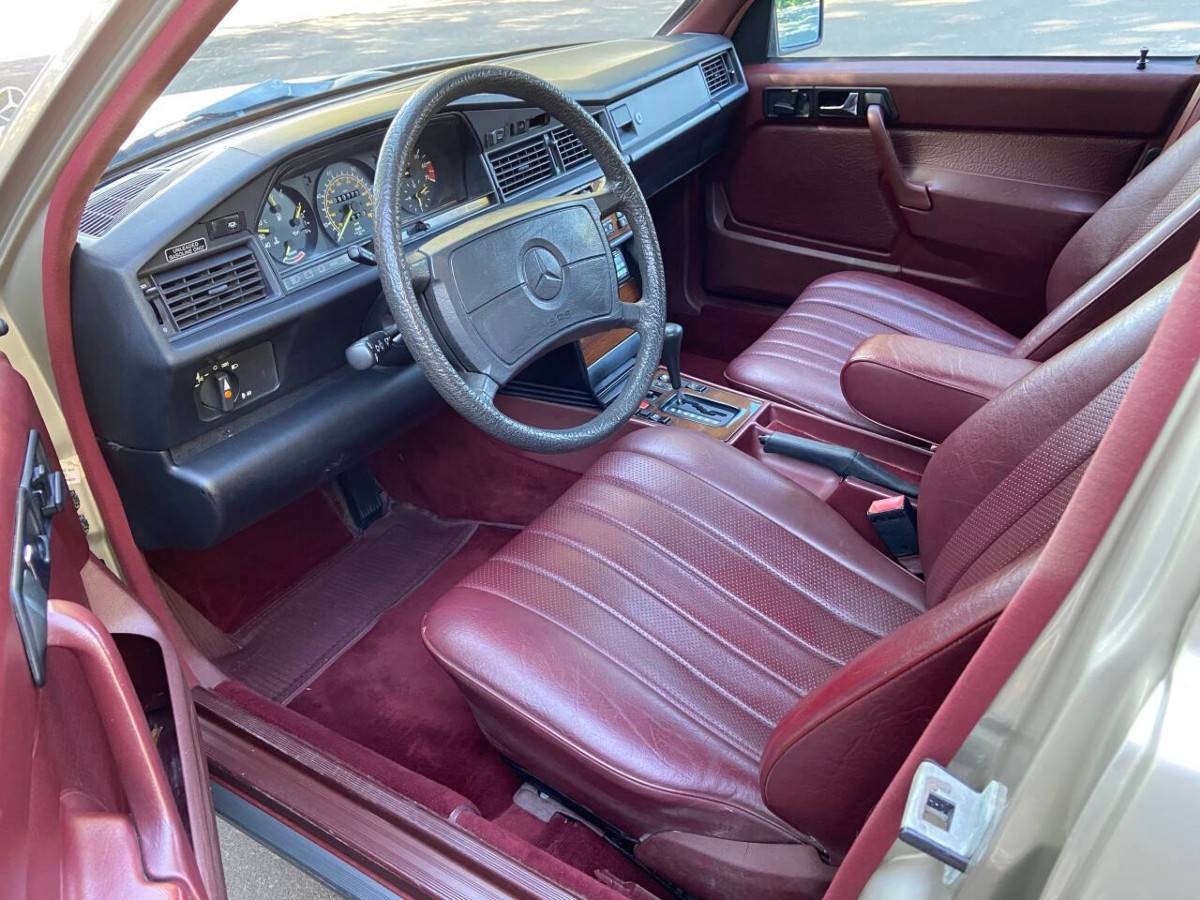 Mercedes-benz-190-class-190-e-2-1986-20