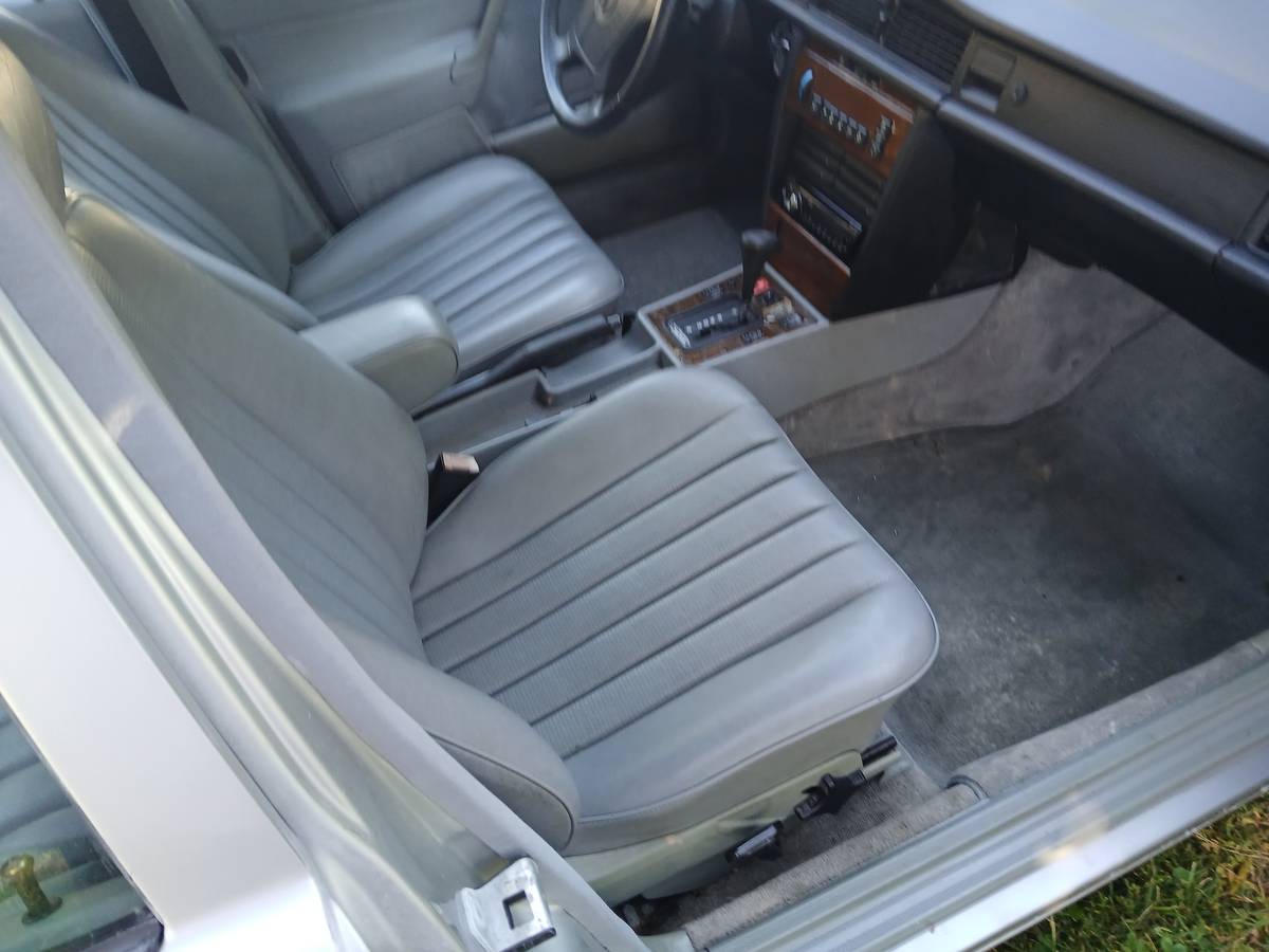 Mercedes-benz-190-series-1992-1