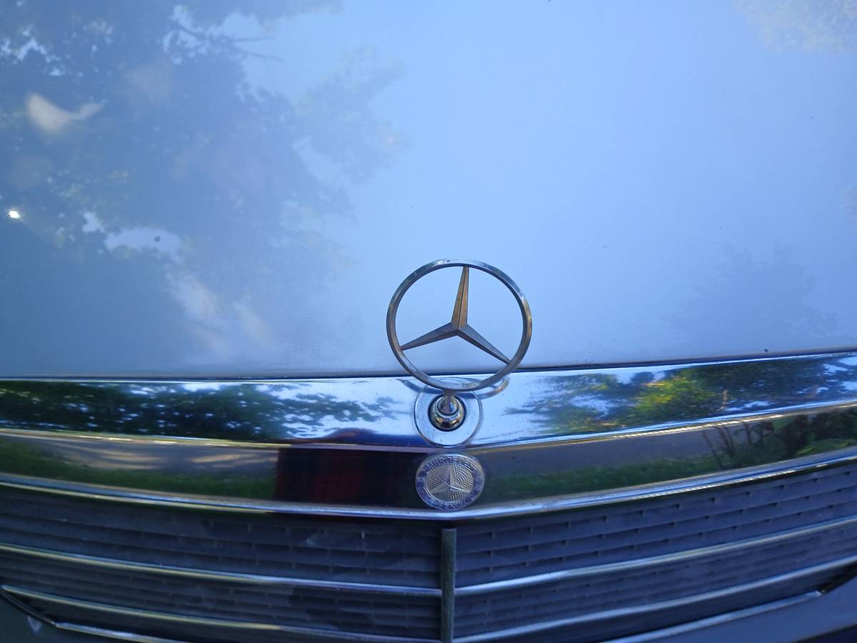 Mercedes-benz-190-series-1992-19