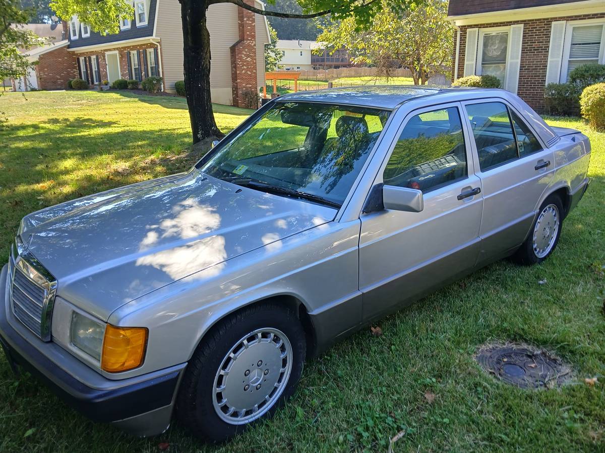 Mercedes-benz-190-series-1992-21