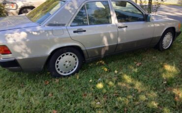 Mercedes-benz-190-series-1992-22